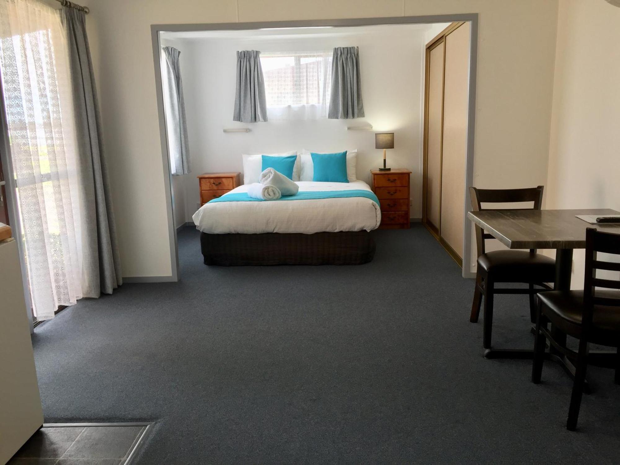 Regatta Point Tavern & Holiday Villas Strahan Eksteriør billede