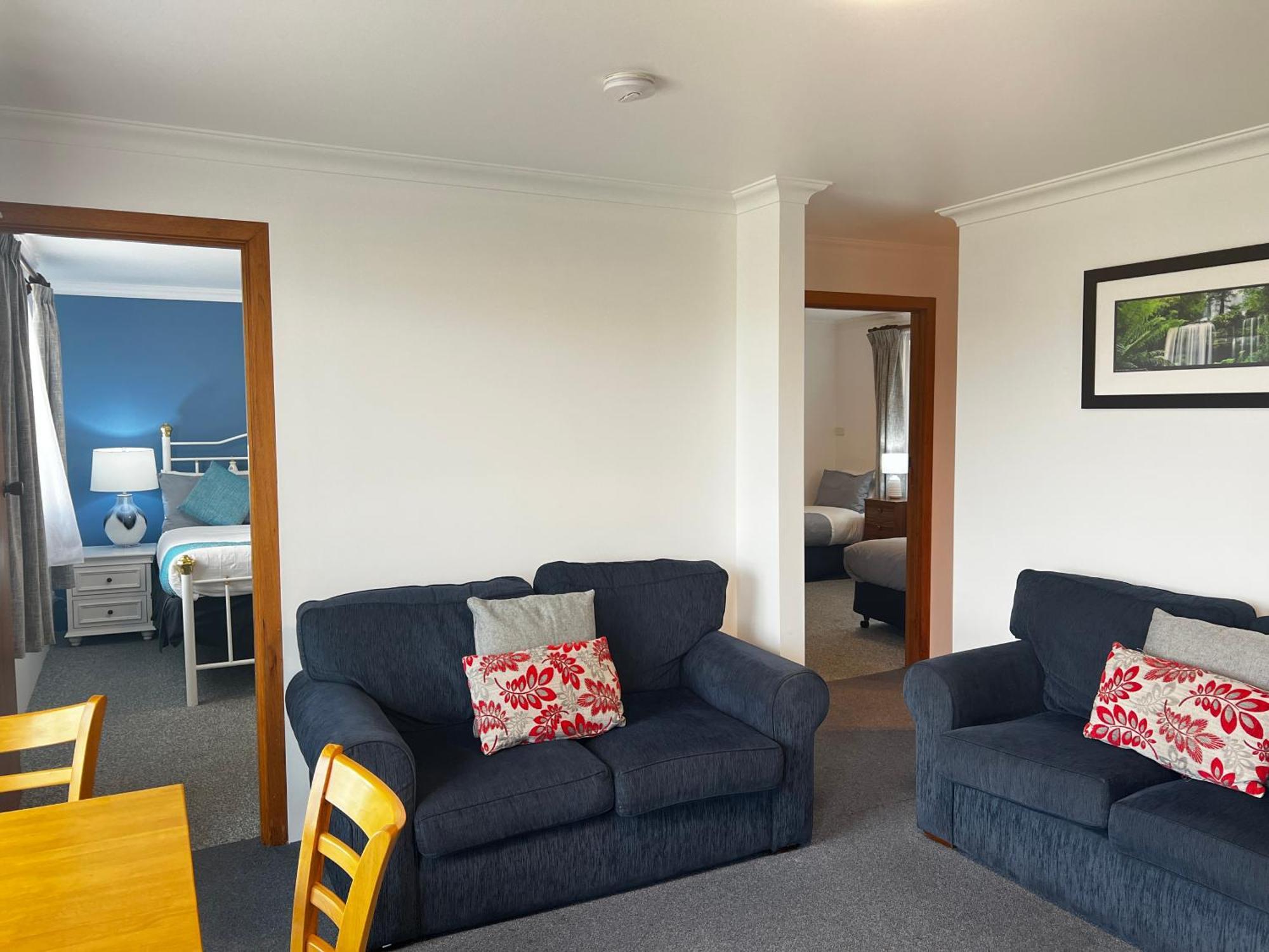 Regatta Point Tavern & Holiday Villas Strahan Eksteriør billede
